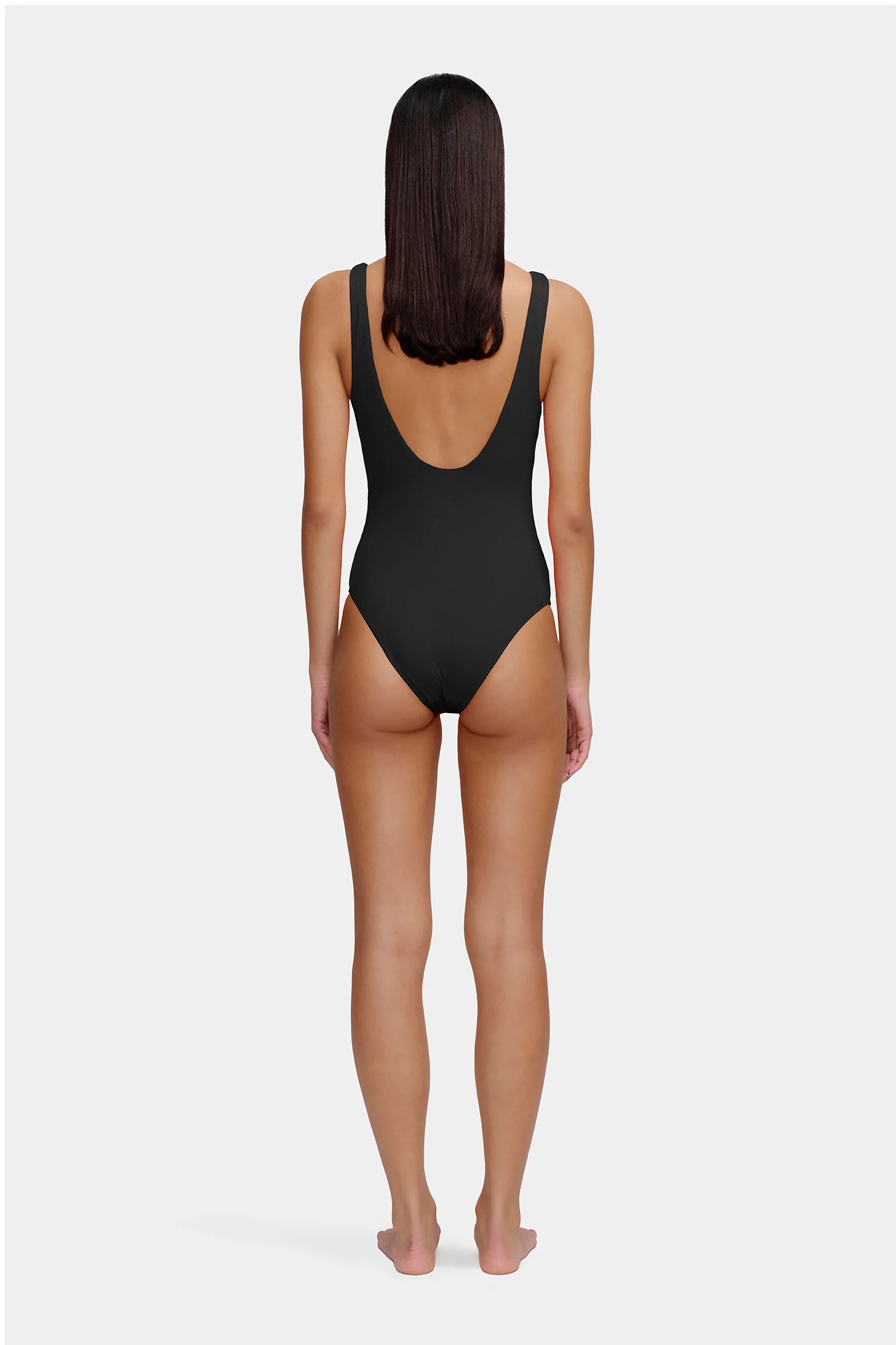 Akila One Piece Black - Image 3