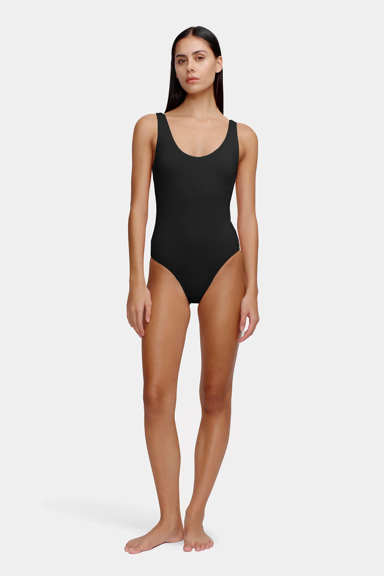 Akila One Piece Black - Image 4